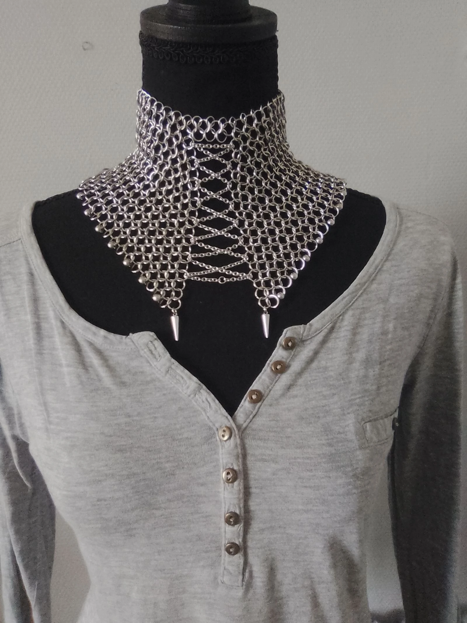 Collier choker méga décolleté "lacets" chainmail européen  – photo 2